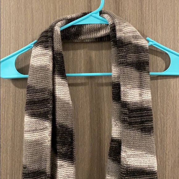 ❗️BOGO❗️Alpaca Scarf - Picture 2 of 5